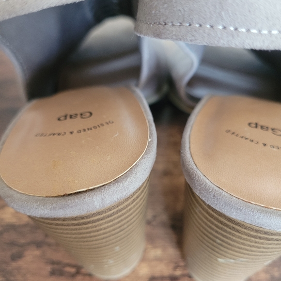 Gap size 10 Taupe braided peep toe heels - Picture 6 of 10